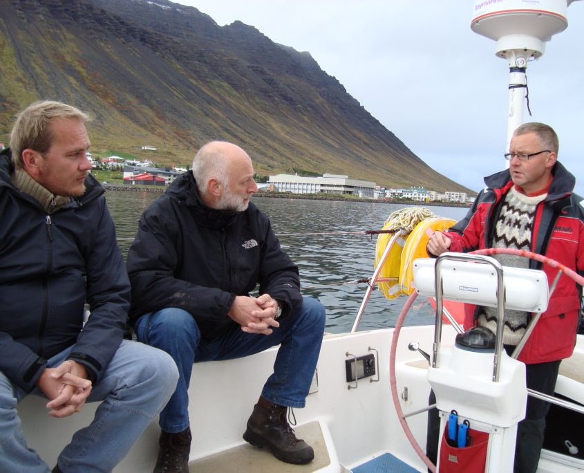 Bij Ísafjördur met de zeilboot