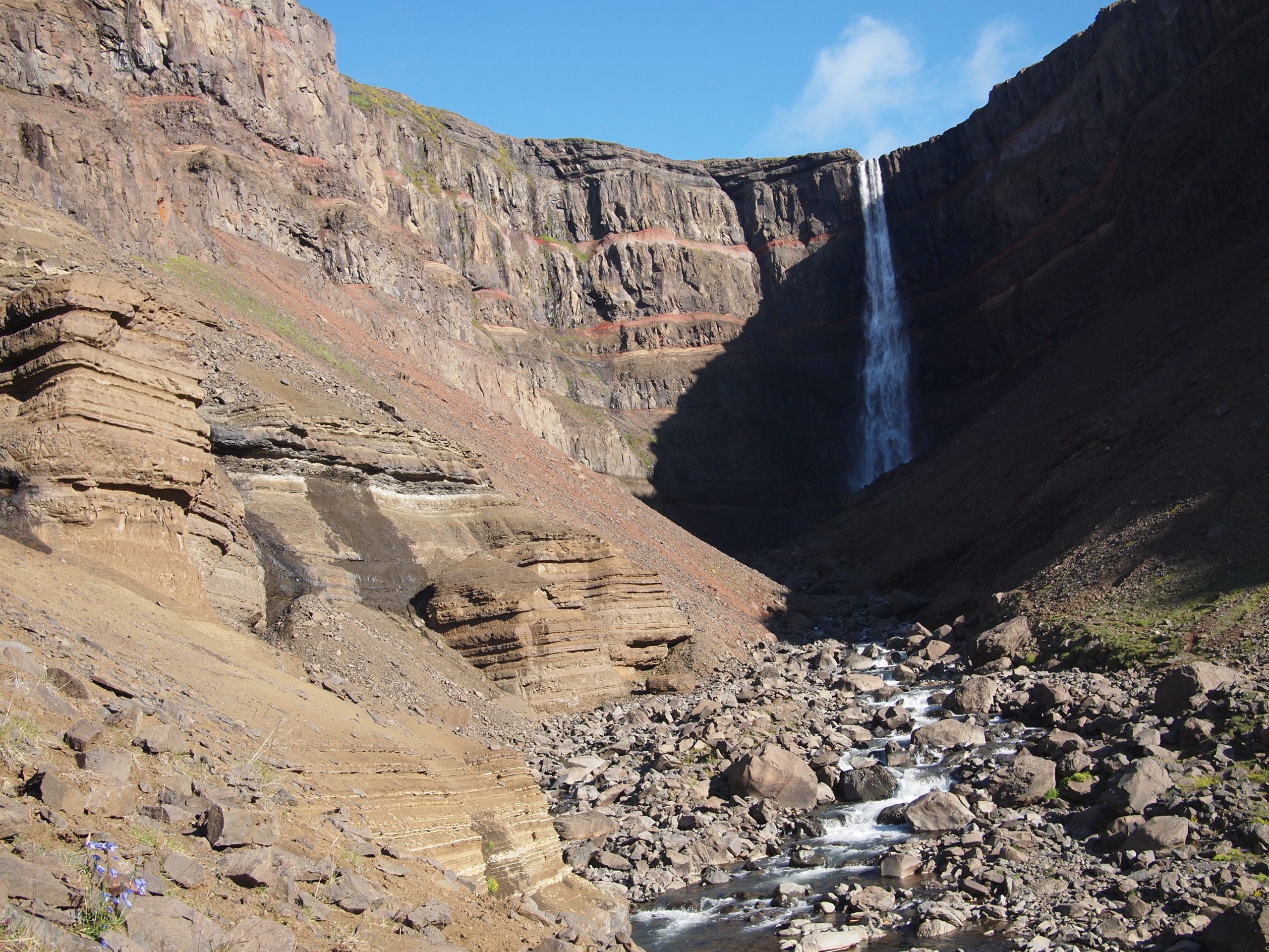 Hengifoss in IJsland