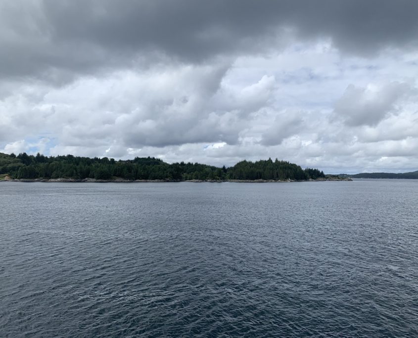 Noorwegen Veerboot tussen Sandvikvåg en Halhjem