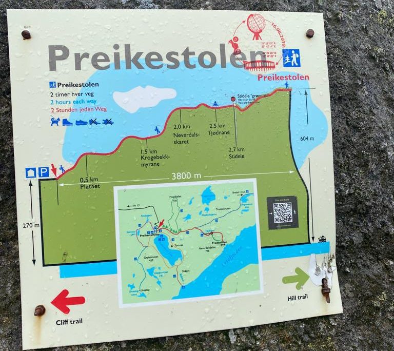 Noorwegen Wandeling naar de Preikstolen