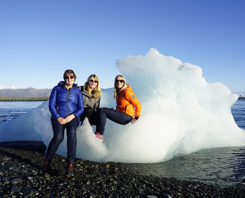 Yvonne en Idy op IJsland